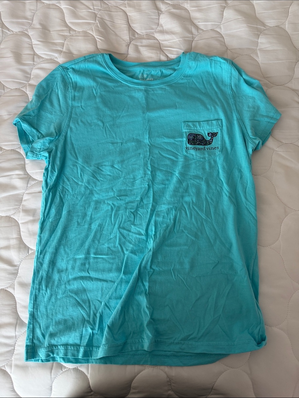 Vineyard Vines women’s Short Sleeve Tee in Turquoise Blue with Pocket Logo
